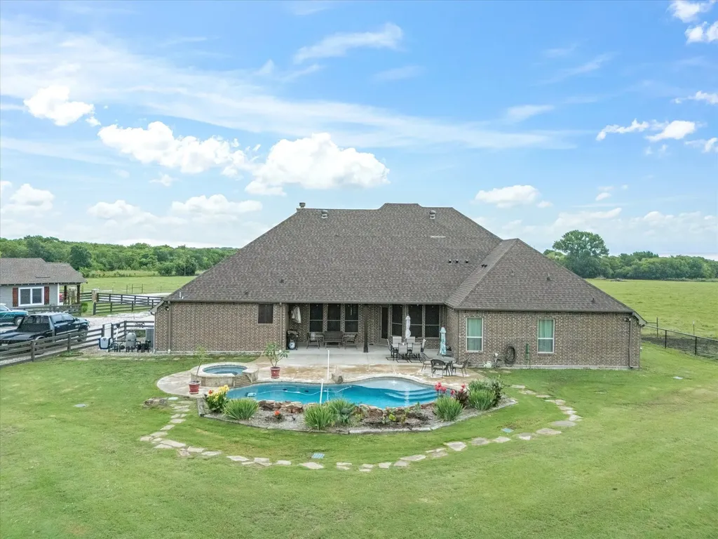 25459 Dove Hollow Drive Justin TX 76247