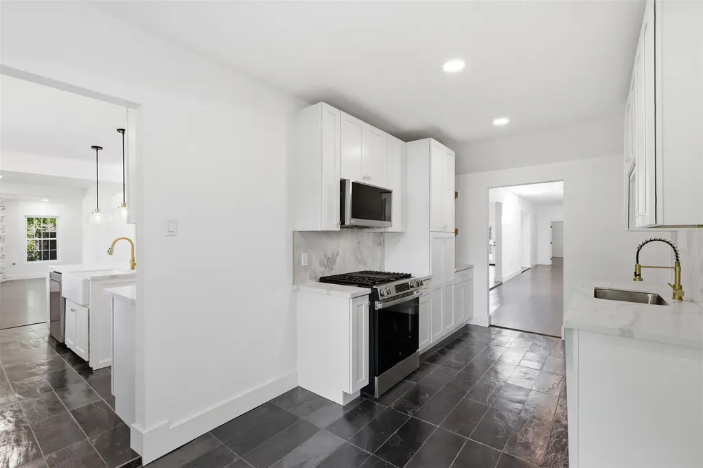 1407 Tranquilla Drive Dallas TX 75218