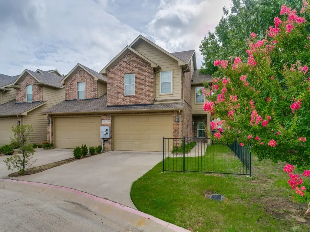 1947 Sherburne Street Lewisville TX 75067