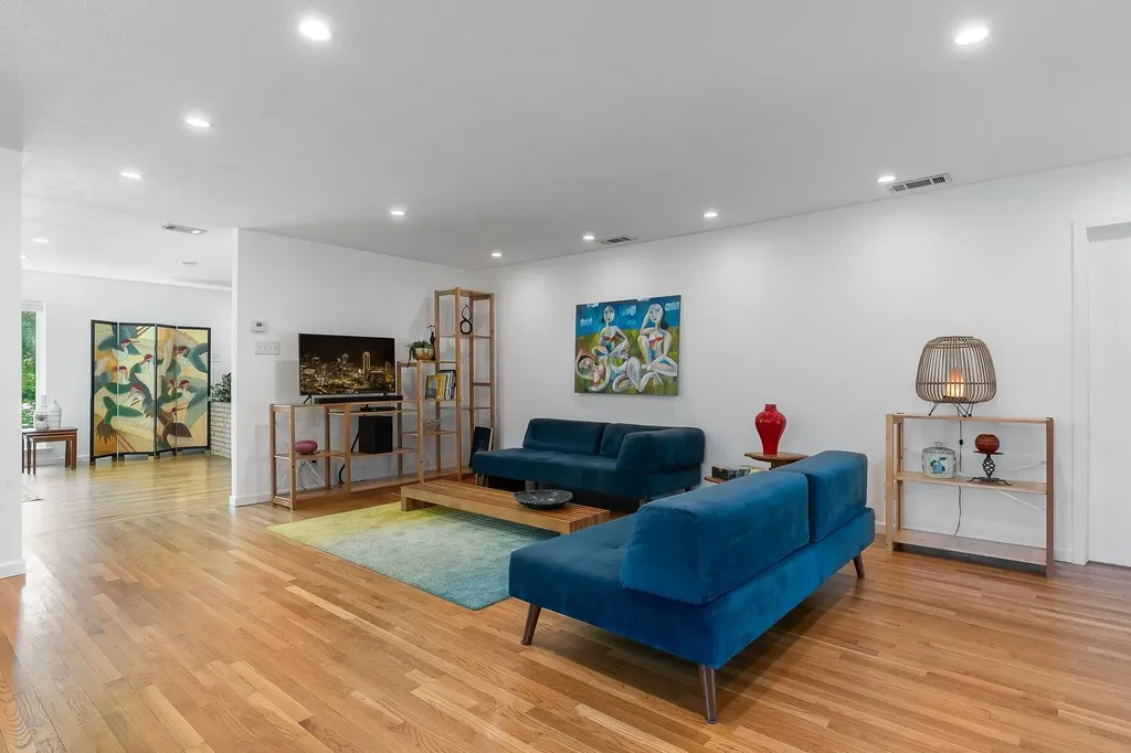 2677 Heatherwood Drive Dallas TX 75228