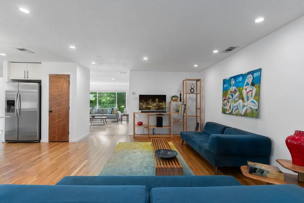2677 Heatherwood Drive Dallas TX 75228