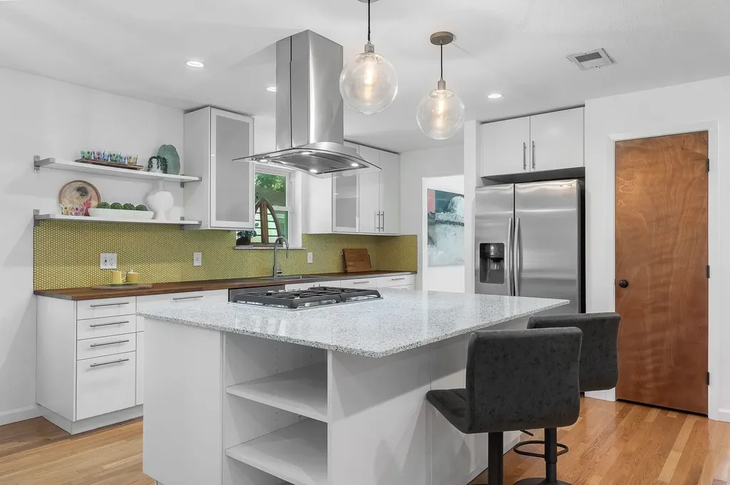 2677 Heatherwood Drive Dallas TX 75228
