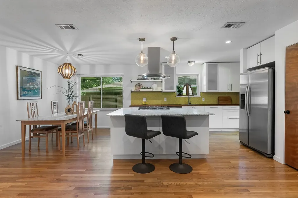 2677 Heatherwood Drive Dallas TX 75228