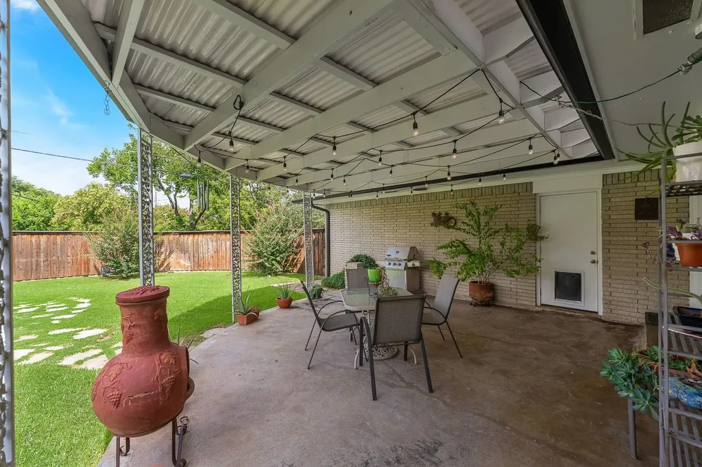 2677 Heatherwood Drive Dallas TX 75228