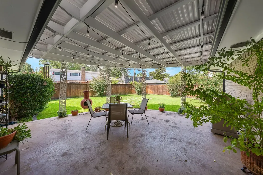2677 Heatherwood Drive Dallas TX 75228