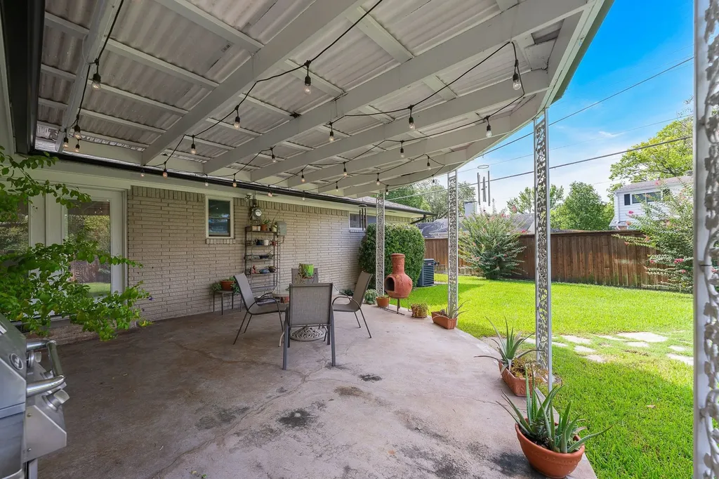 2677 Heatherwood Drive Dallas TX 75228