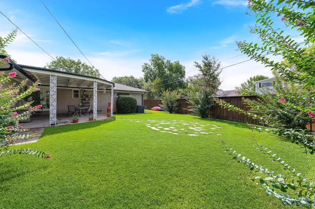2677 Heatherwood Drive Dallas TX 75228