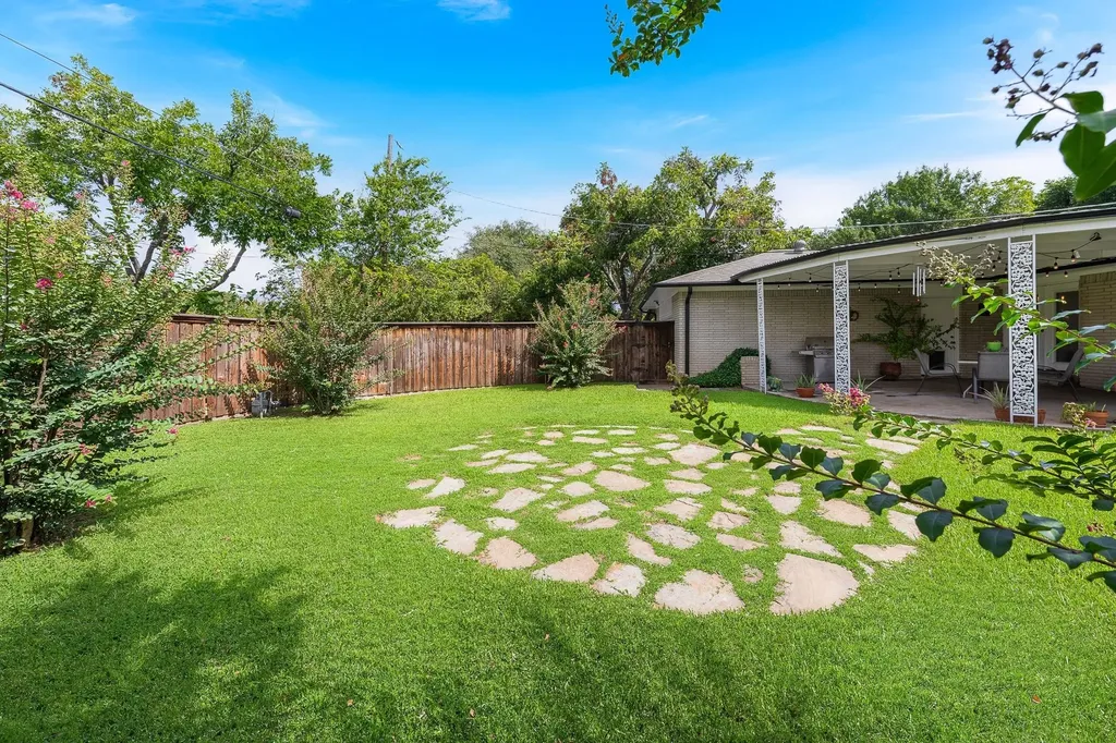 2677 Heatherwood Drive Dallas TX 75228