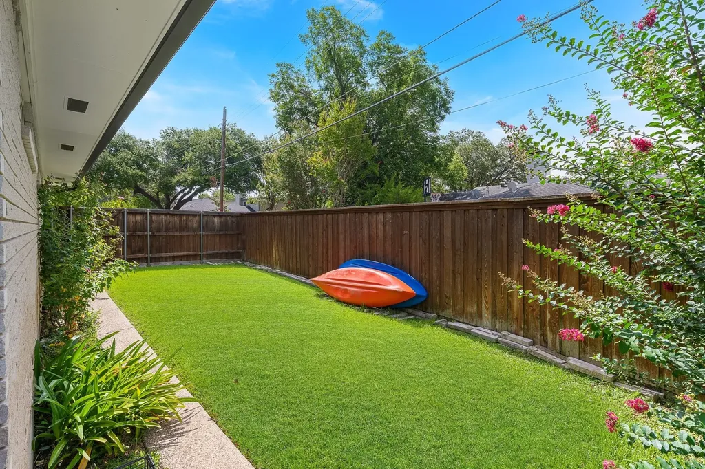 2677 Heatherwood Drive Dallas TX 75228