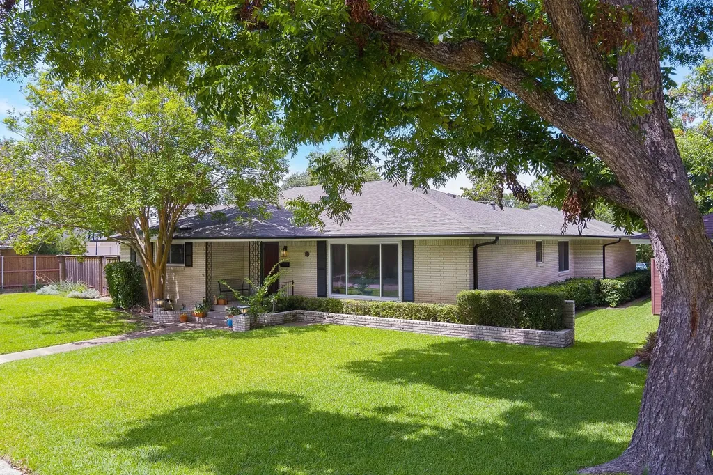 2677 Heatherwood Drive Dallas TX 75228
