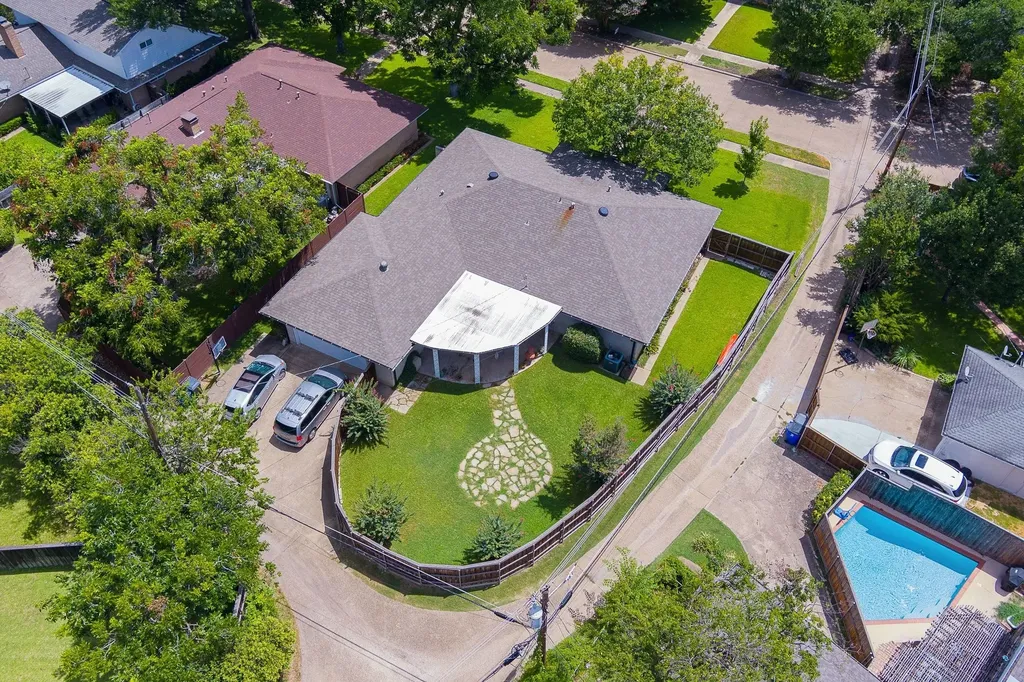 2677 Heatherwood Drive Dallas TX 75228