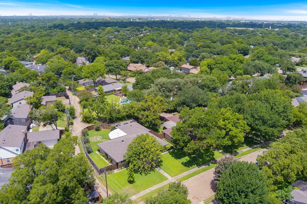 2677 Heatherwood Drive Dallas TX 75228
