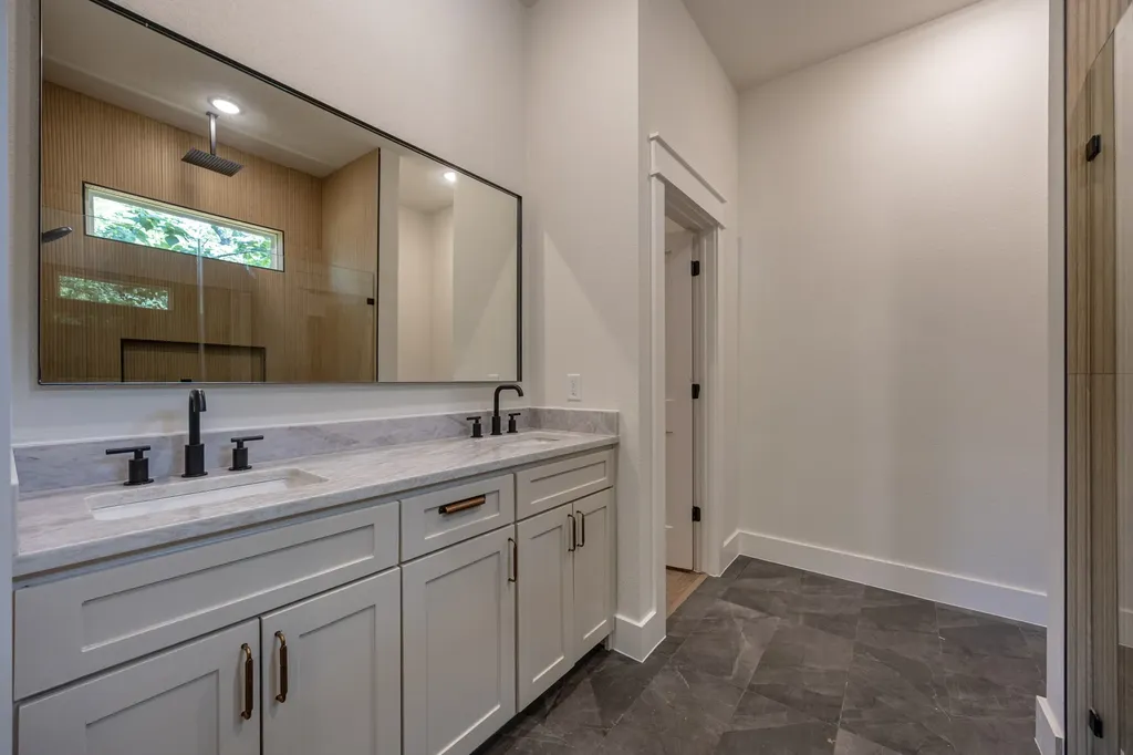 2904 Hiawatha Trail Lake Worth TX 76135