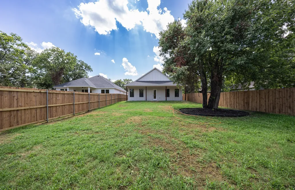2904 Hiawatha Trail Lake Worth TX 76135