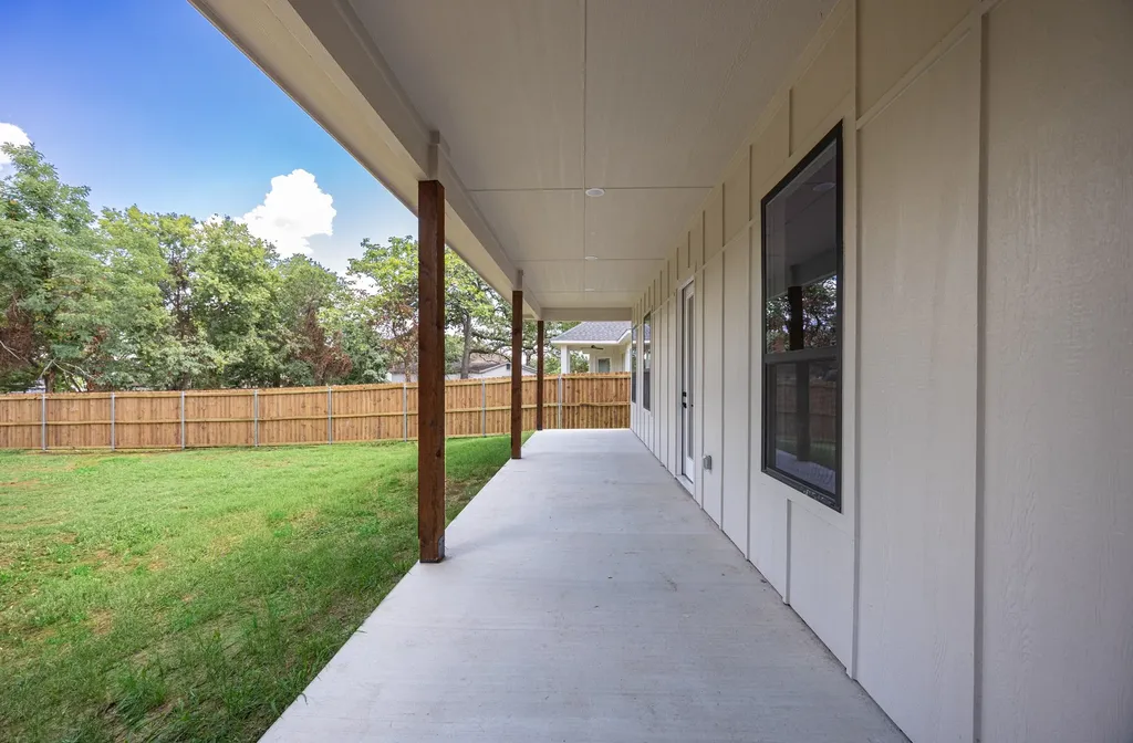 2904 Hiawatha Trail Lake Worth TX 76135