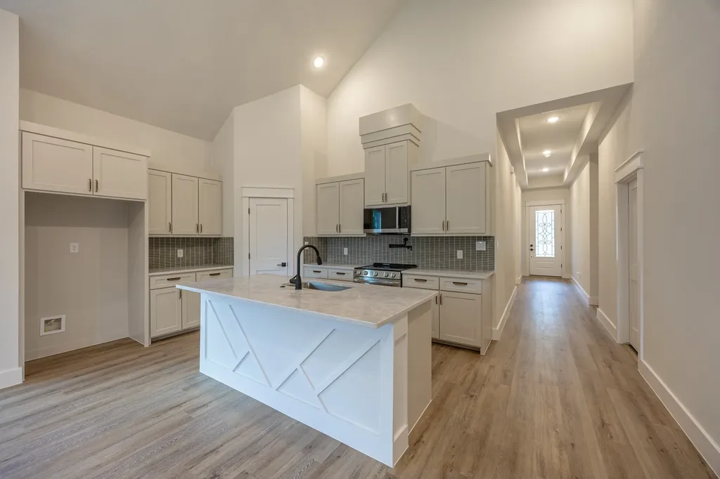 2904 Hiawatha Trail Lake Worth TX 76135