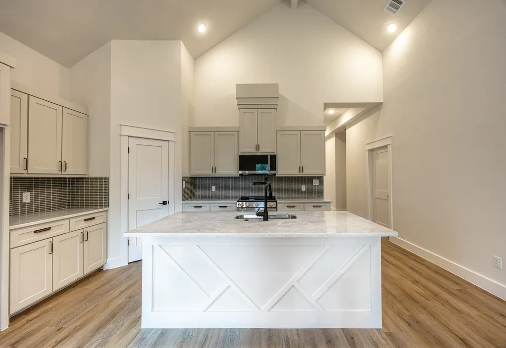 2904 Hiawatha Trail Lake Worth TX 76135