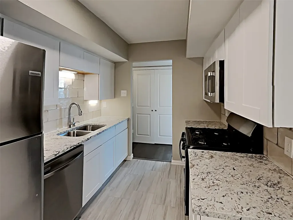 2877 Joanna Drive Farmers Branch TX 75234