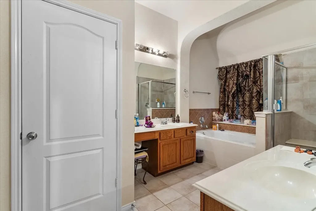 817 Trailwood Drive Desoto TX 75115