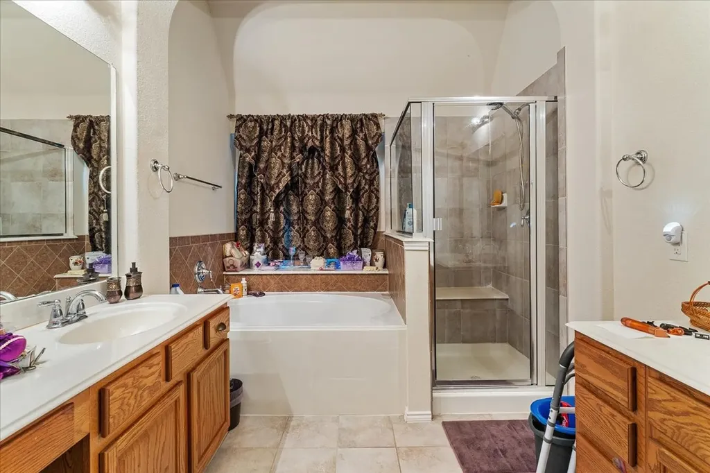 817 Trailwood Drive Desoto TX 75115