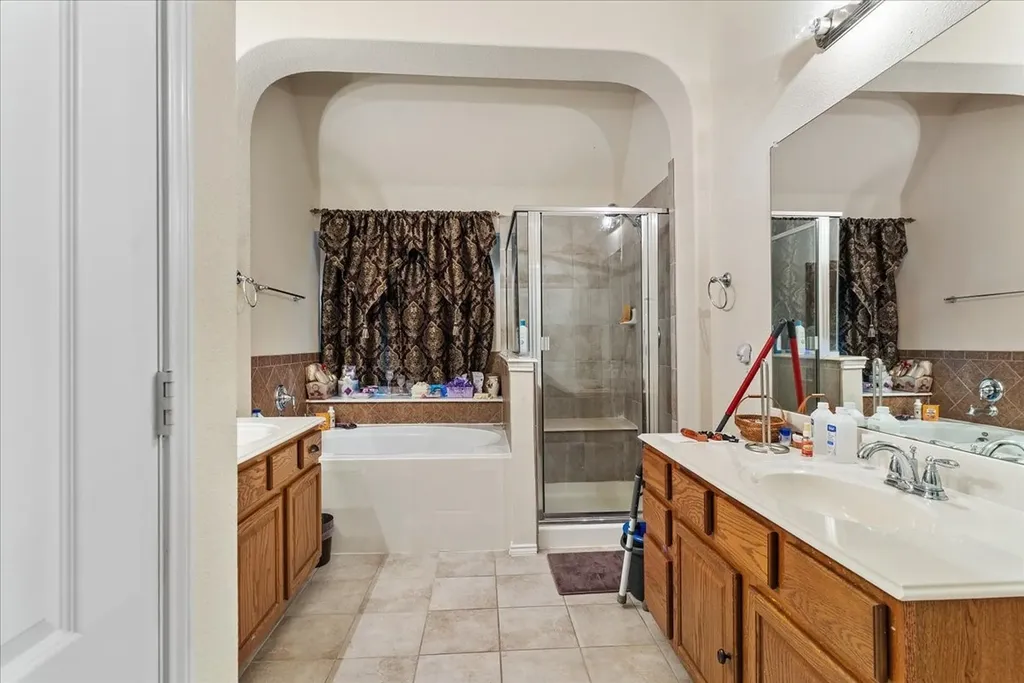 817 Trailwood Drive Desoto TX 75115