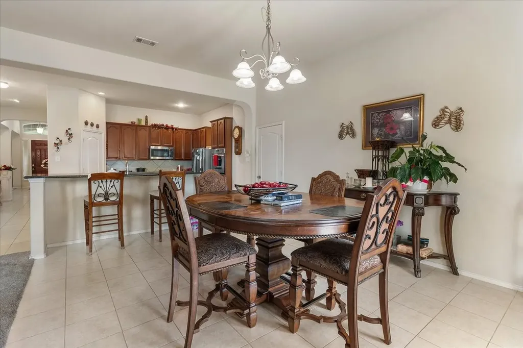 817 Trailwood Drive Desoto TX 75115