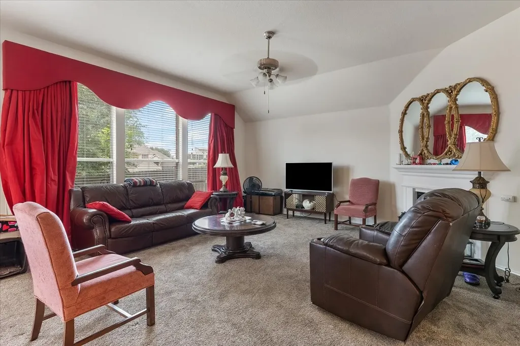 817 Trailwood Drive Desoto TX 75115