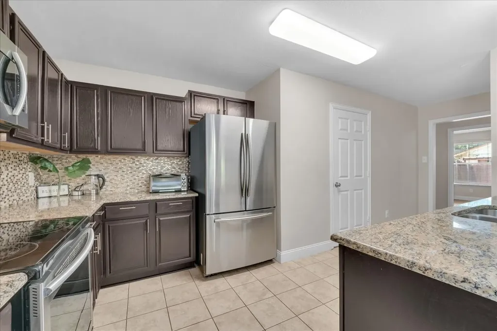 115 E Cason Street Irving TX 75061