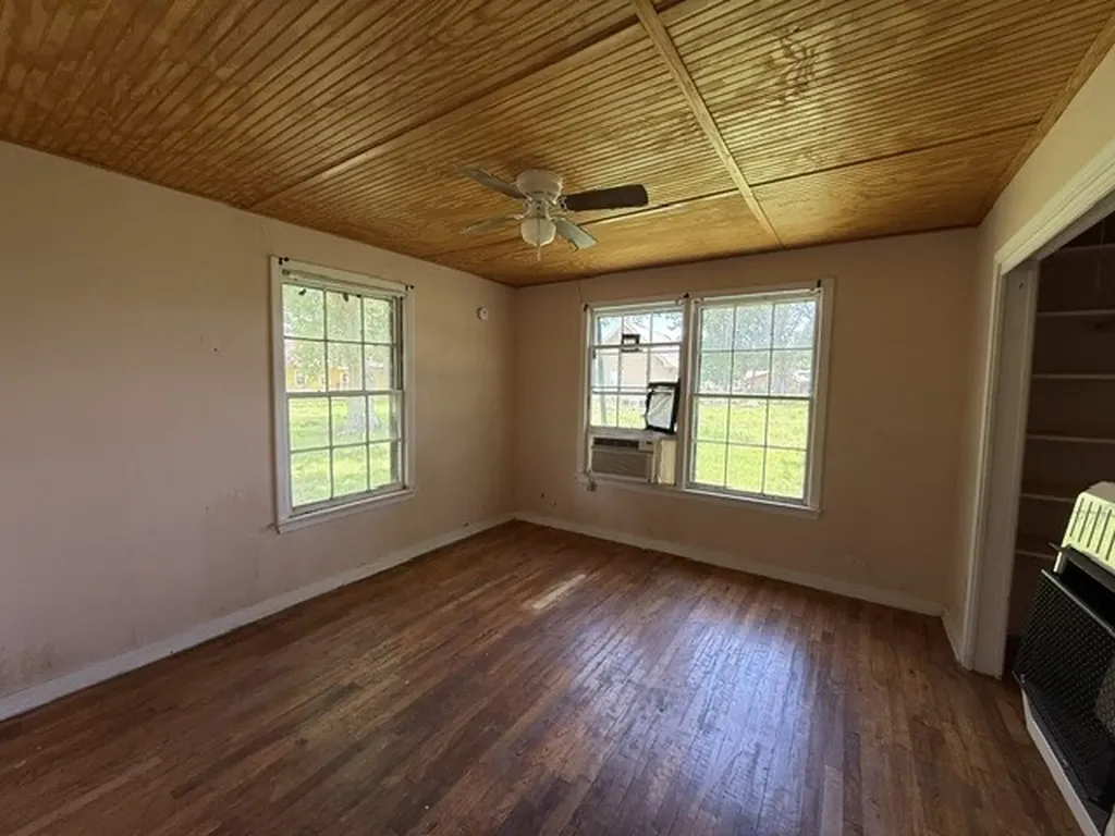 157 Cr 4320 Enloe TX 75441