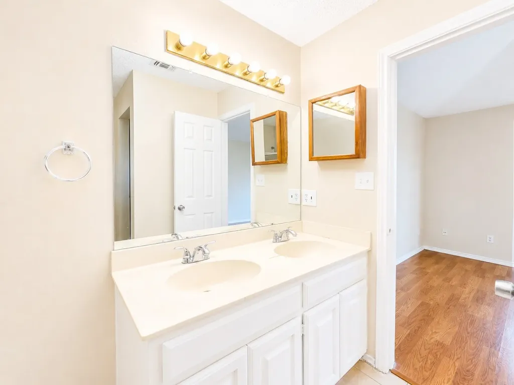 6212 Brookhaven Trail Arlington TX 76001
