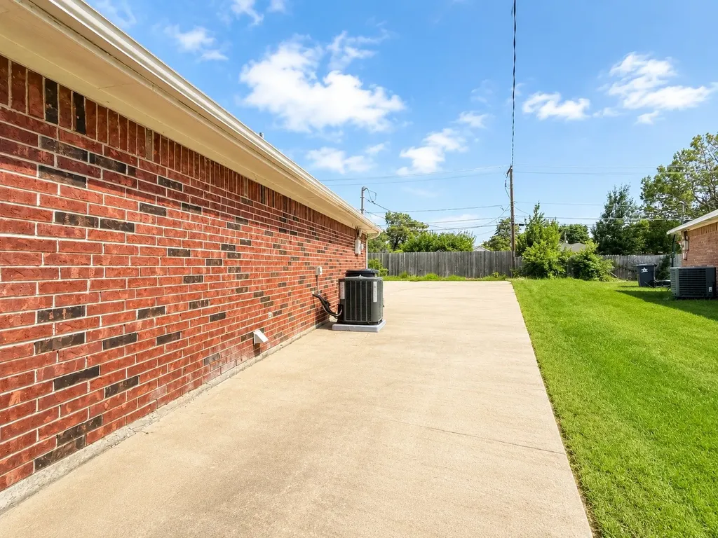 6212 Brookhaven Trail Arlington TX 76001