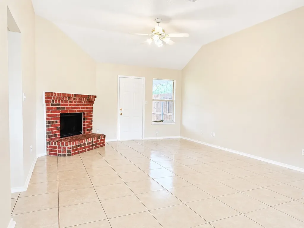 6212 Brookhaven Trail Arlington TX 76001