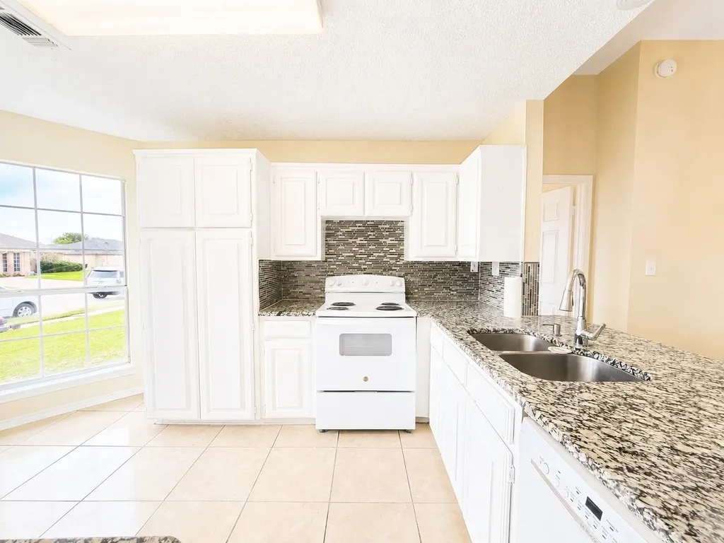 6212 Brookhaven Trail Arlington TX 76001