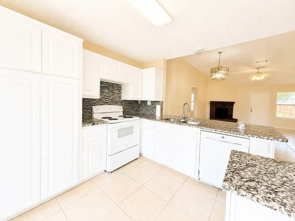 6212 Brookhaven Trail Arlington TX 76001