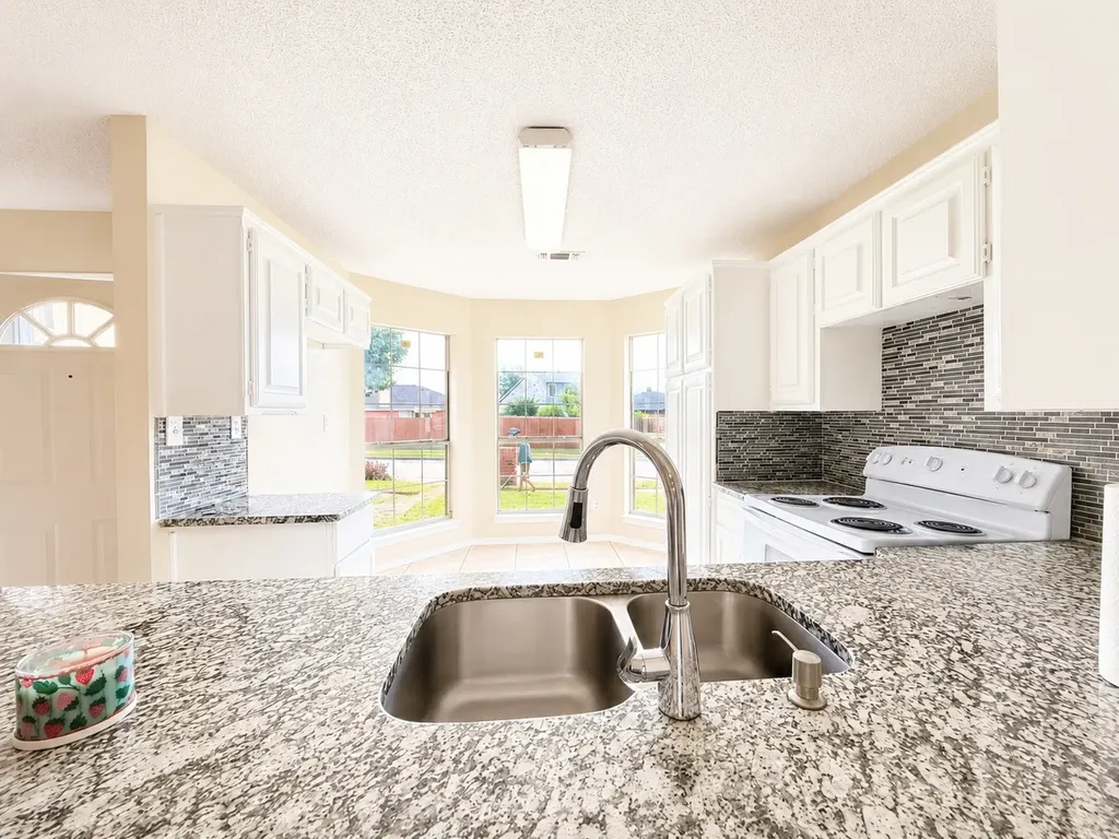 6212 Brookhaven Trail Arlington TX 76001