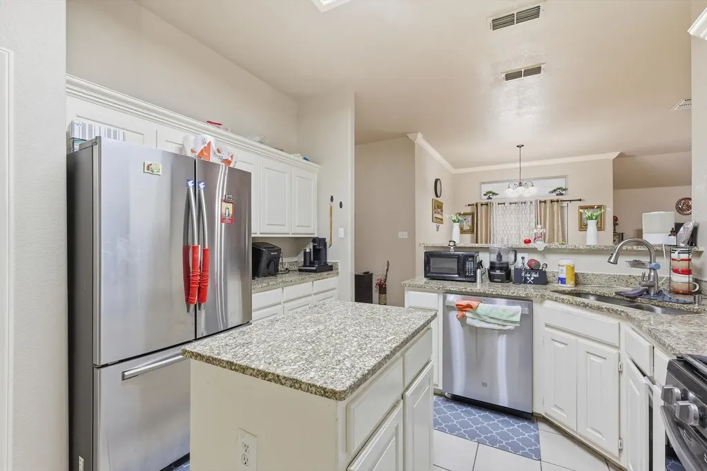 2988 Thames Trail Fort Worth TX 76118