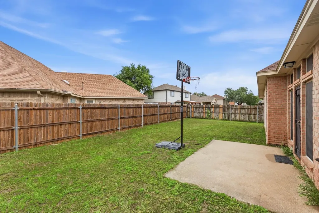 2988 Thames Trail Fort Worth TX 76118