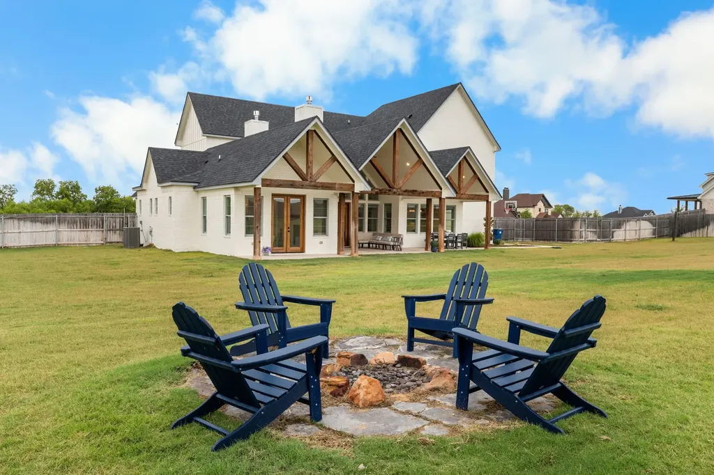 279 Royals Ranch Road Lorena TX 76655