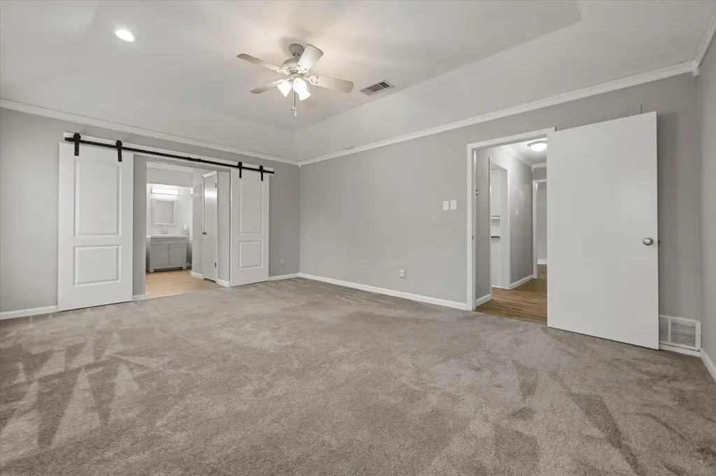 213 Meadowhill Drive Benbrook TX 76126