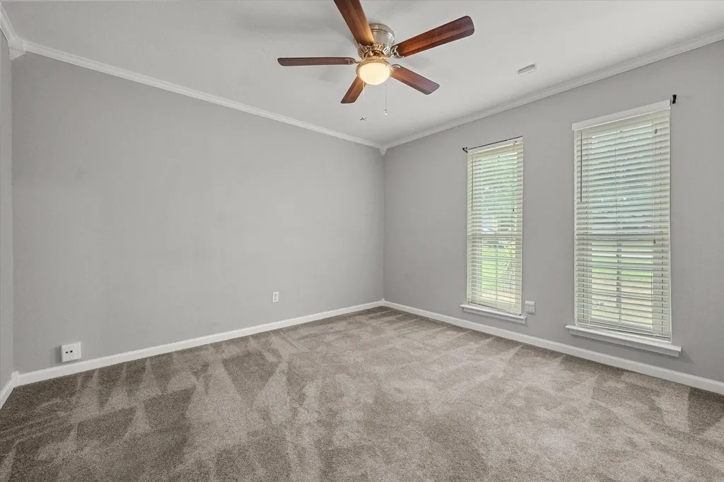213 Meadowhill Drive Benbrook TX 76126