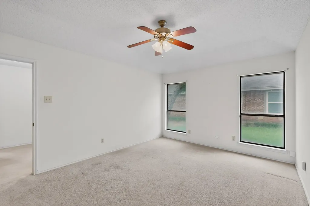 7517 Crosstimbers Lane North Richland Hills TX 76182
