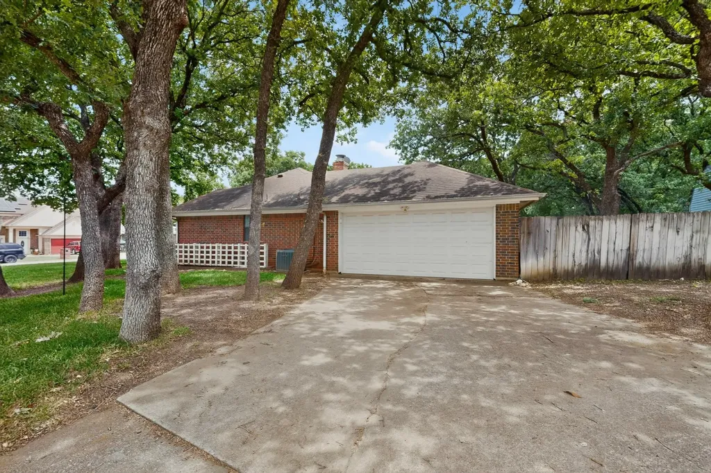 7517 Crosstimbers Lane North Richland Hills TX 76182