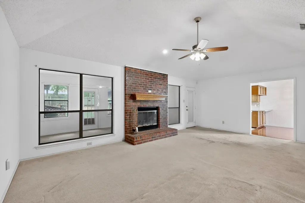 7517 Crosstimbers Lane North Richland Hills TX 76182