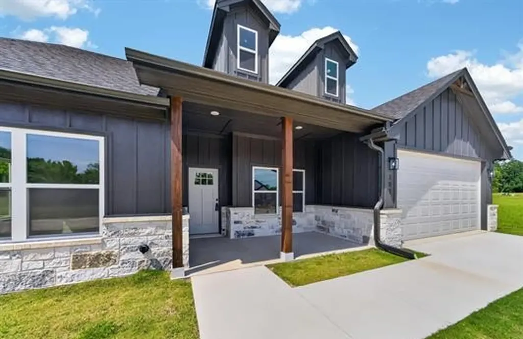 105 W Teal Drive Troup TX 75789
