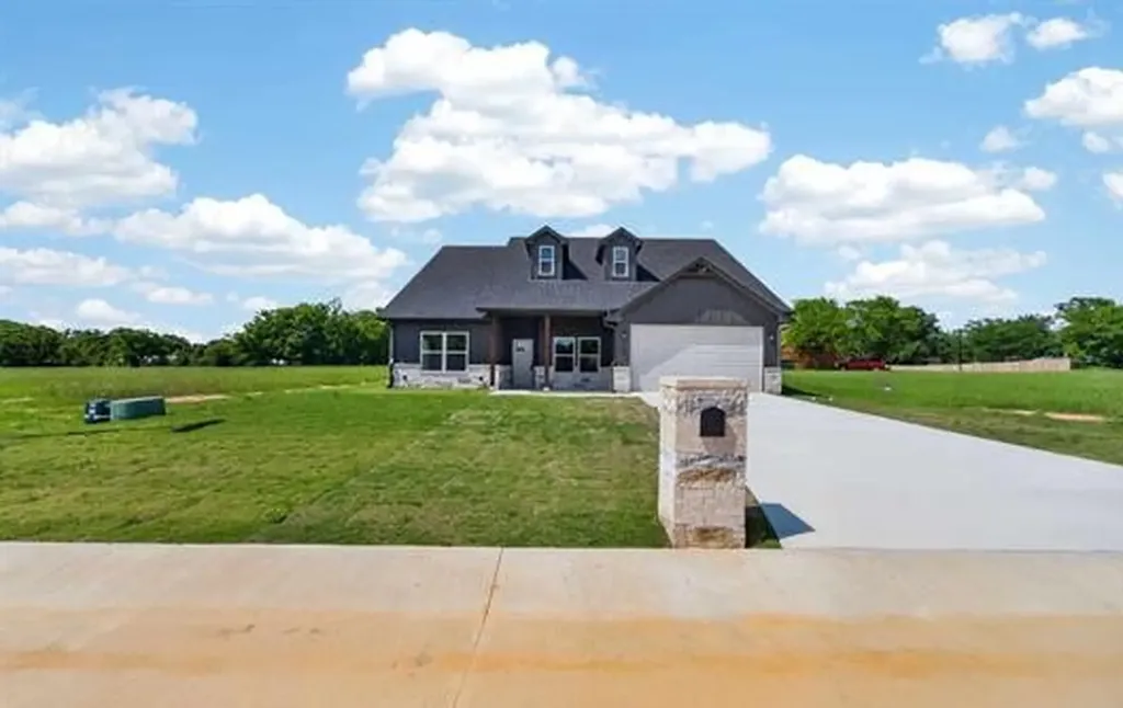 105 W Teal Drive Troup TX 75789