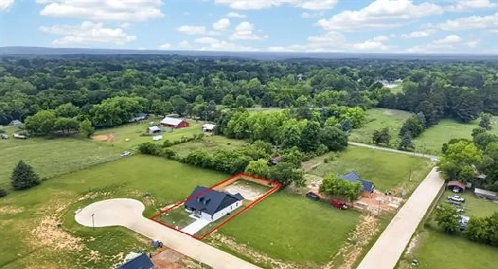 105 W Teal Drive Troup TX 75789