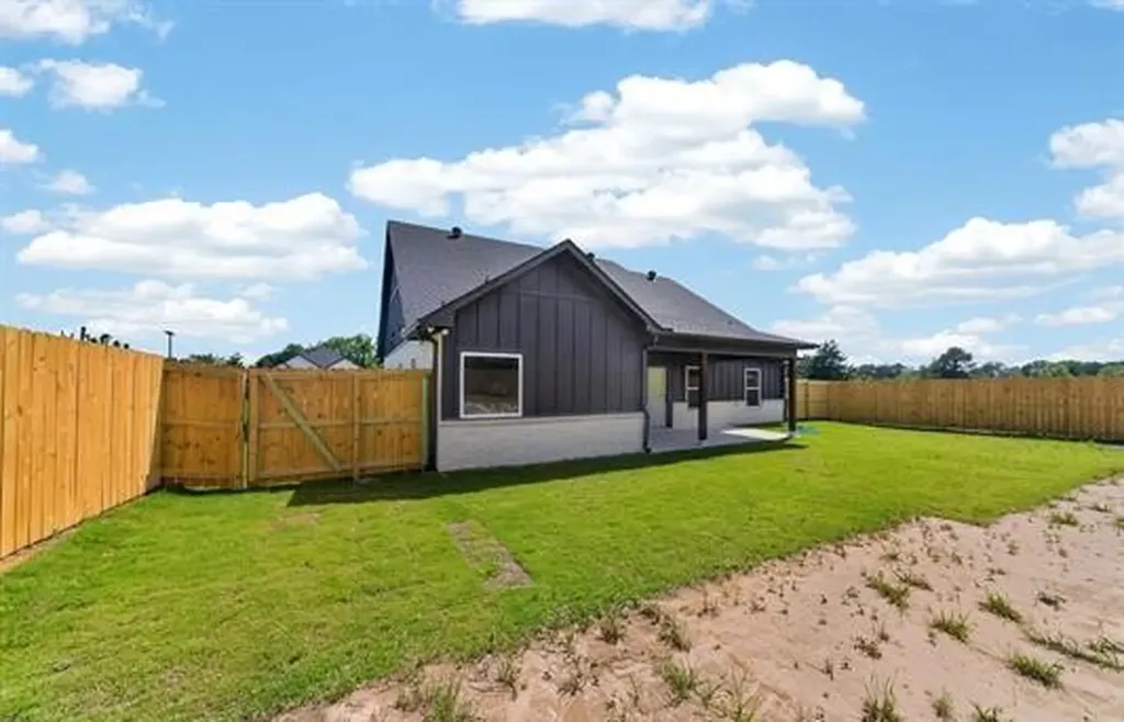 105 W Teal Drive Troup TX 75789