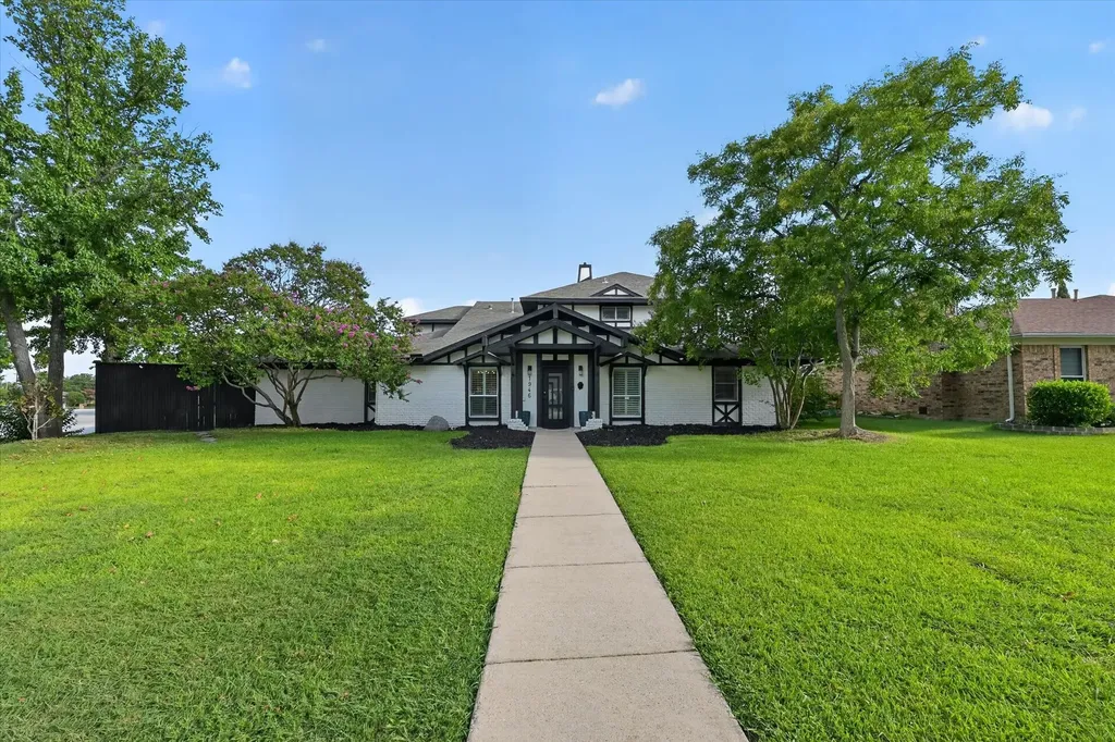 1946 Sussex Drive Carrollton TX 75007