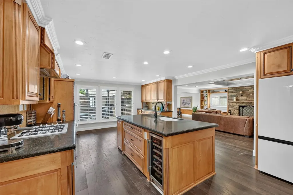 1946 Sussex Drive Carrollton TX 75007