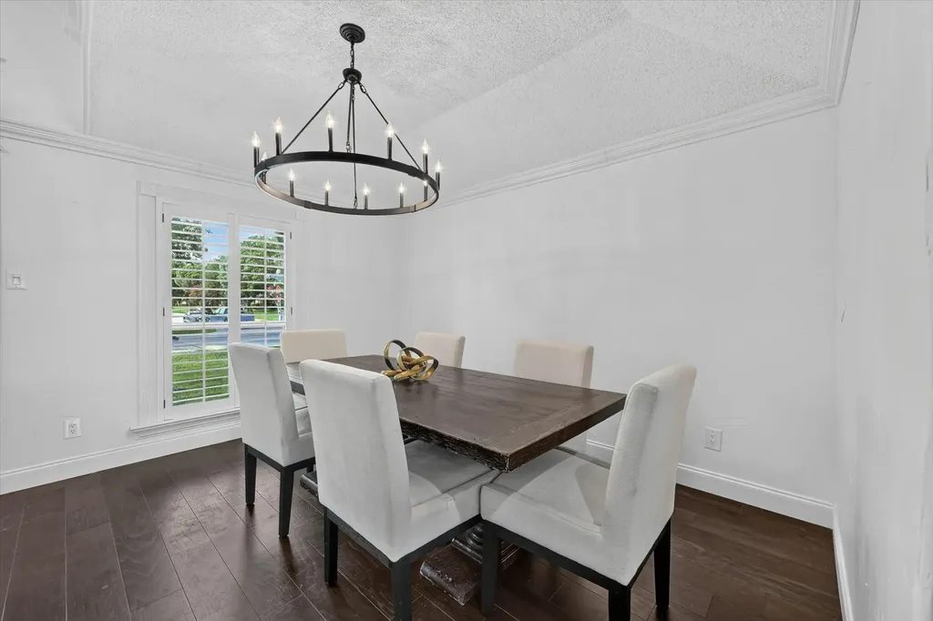 1946 Sussex Drive Carrollton TX 75007